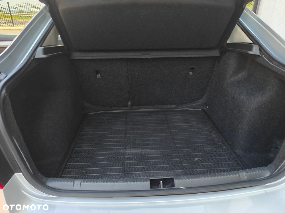 Skoda RAPID 1.0 TSI Active - 20