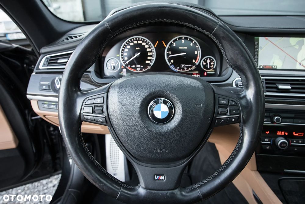BMW Seria 7 740d xDrive - 29