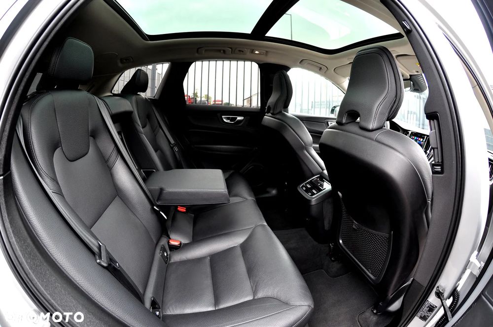 Volvo XC 60 B4 D Geartronic RDesign - 33