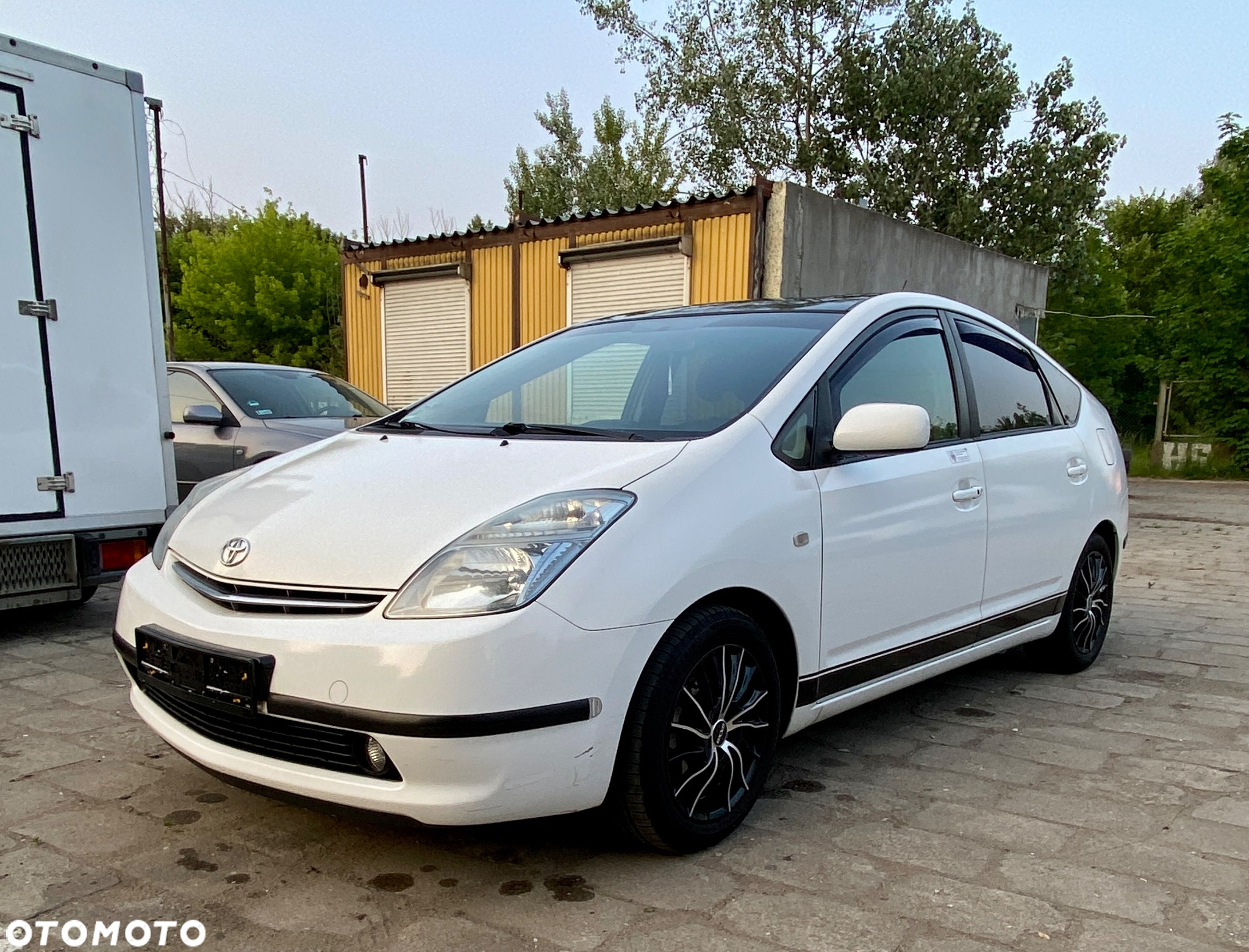 Toyota Prius (Hybrid) Executive - 7