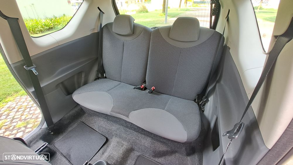 Peugeot 107 1.0 Trendy - 9