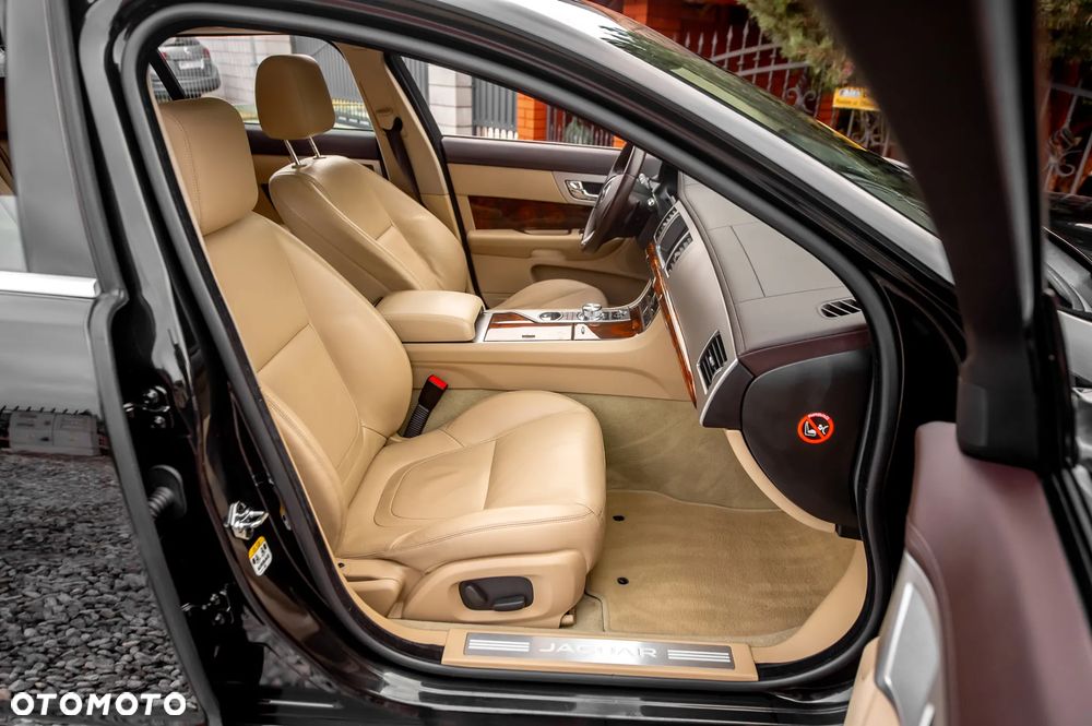 Jaguar XF 3.0 V6 S - 21
