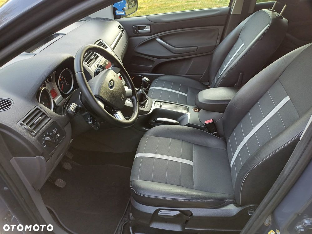 Ford Kuga 2.0 TDCi 4x4 Titanium - 18