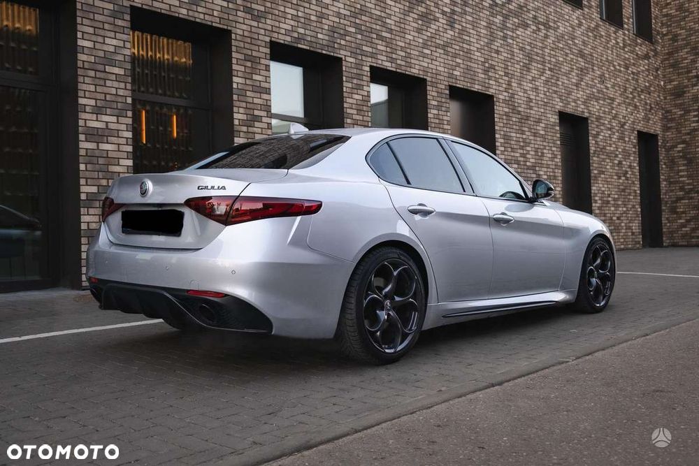 Alfa Romeo Giulia 2.0 Turbo 16V AT8 Veloce - 5