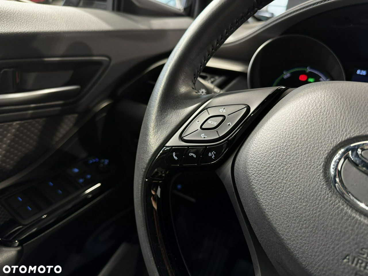 Toyota C-HR - 16