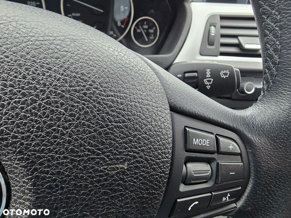 BMW Seria 3 318d - 15