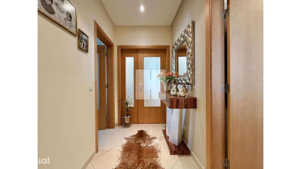 T2 com varanda e garagem fechada - Grande imagem: 2/38