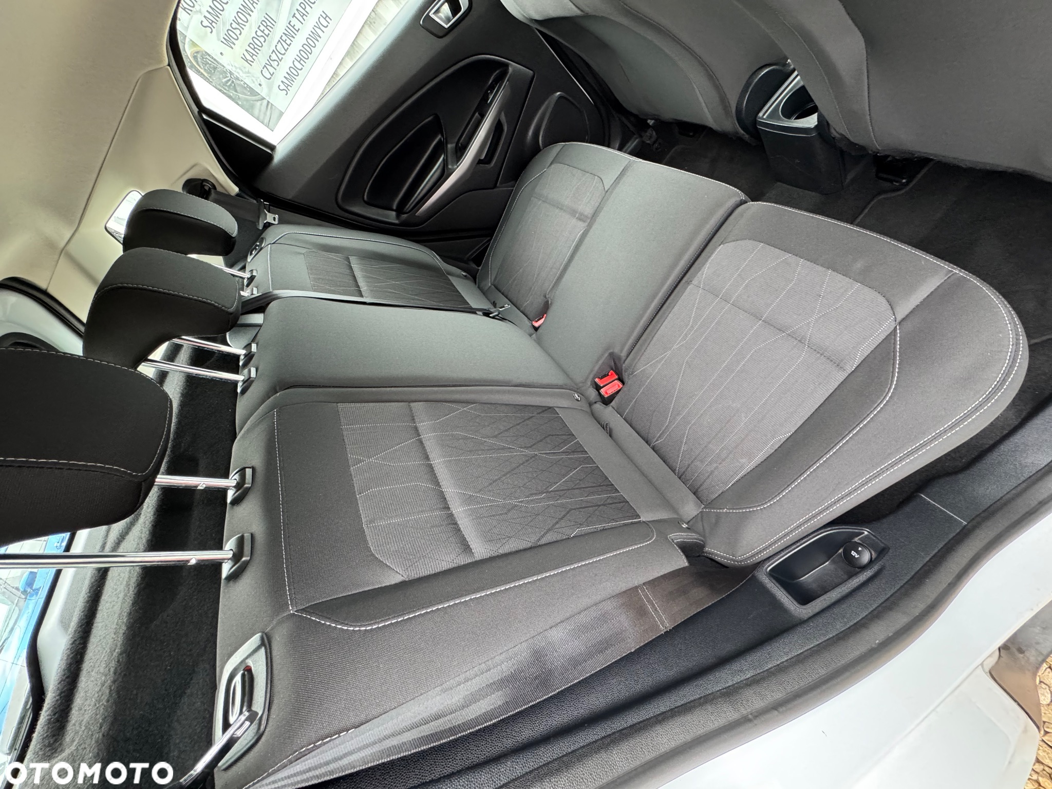 Ford EcoSport 1.0 EcoBoost COOL&CONNECT - 17