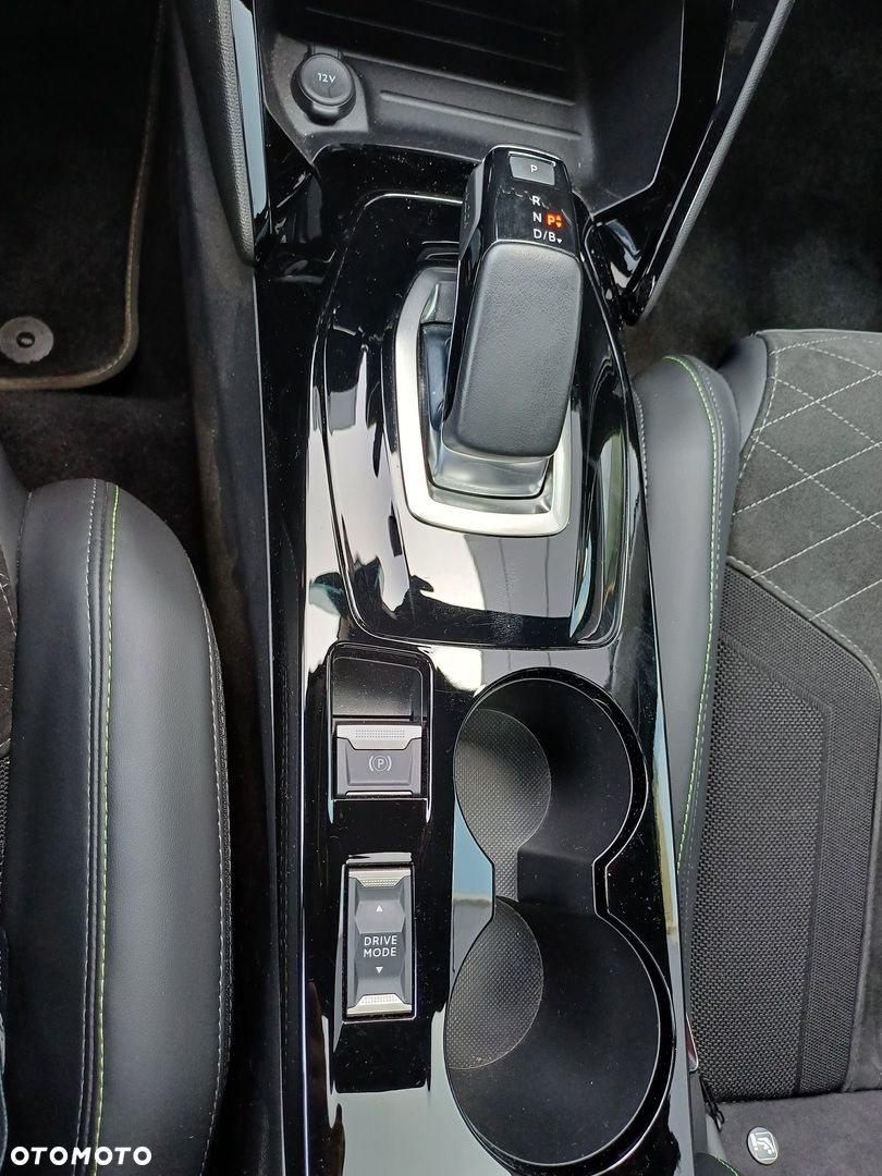 Peugeot 2008 e-2008 GT Pack - 18