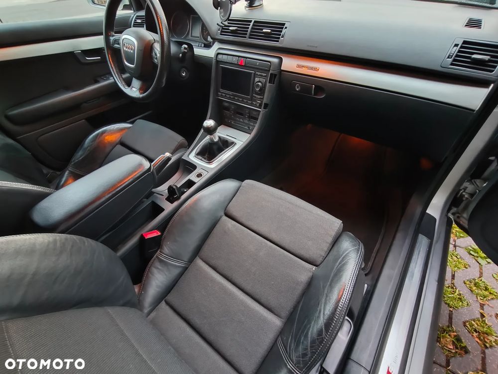 Audi A4 Avant 2.0 T FSI quattro - 8