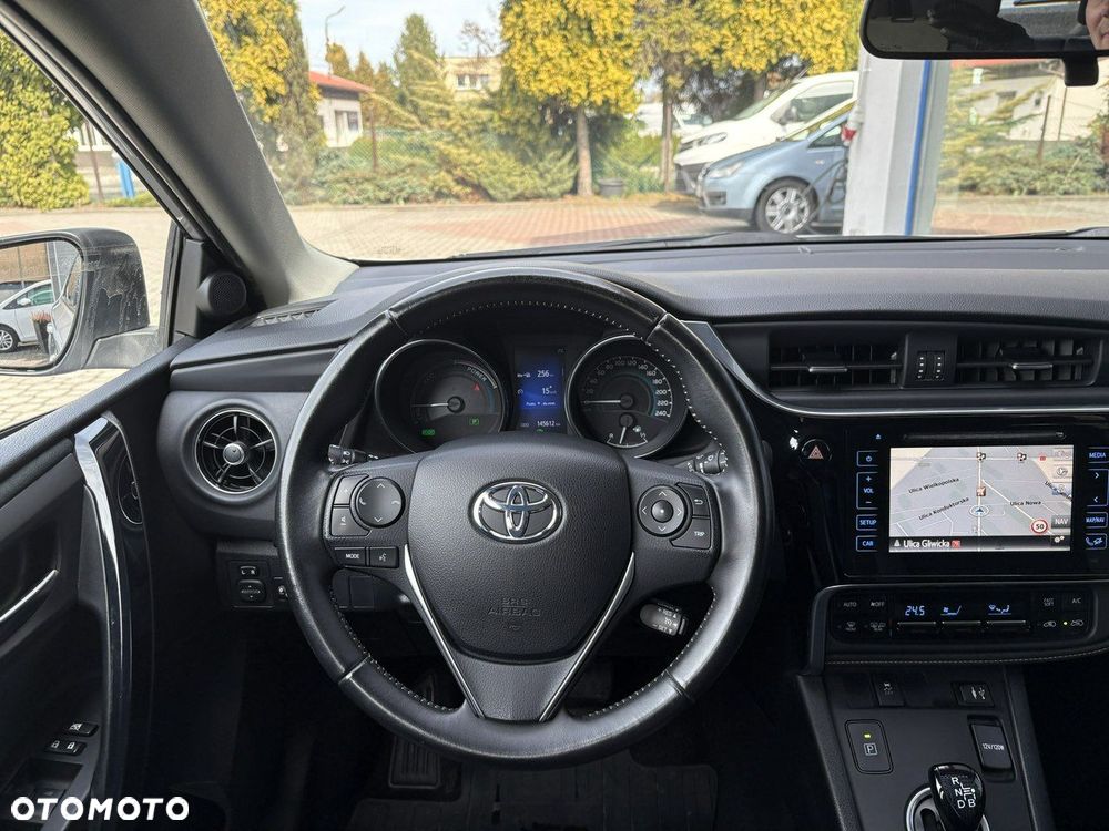 Toyota Auris - 13