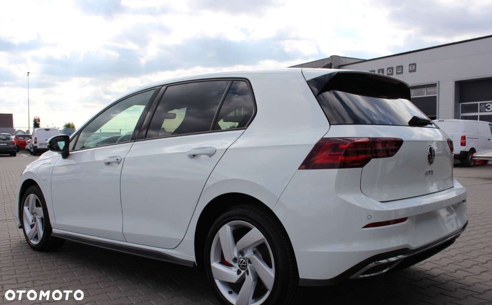 Volkswagen Golf - 10