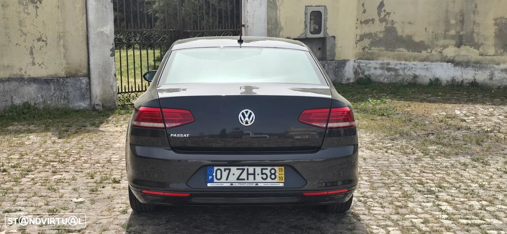 VW Passat 2.0 TDI Elegance - 9