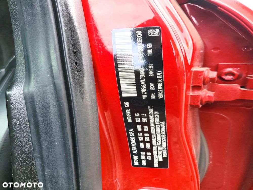 Alfa Romeo Giulia 2.9 V6 Bi-Turbo AT8 Quadrifoglio - 15