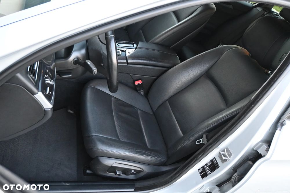 BMW Seria 5 525d - 11