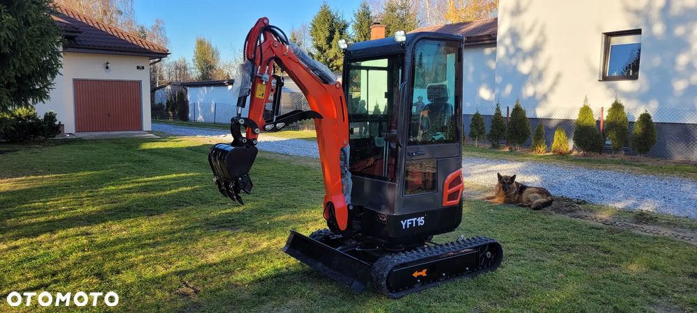 Inny Yufan YFT 15  Kabina - 2