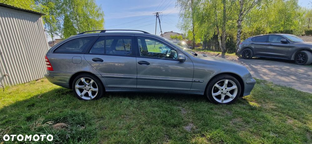 Mercedes-Benz Klasa C 240 4Matic Classic - 8