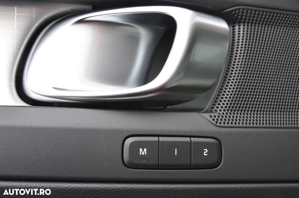 Volvo XC 40 D3 AWD Momentum Pro - 17