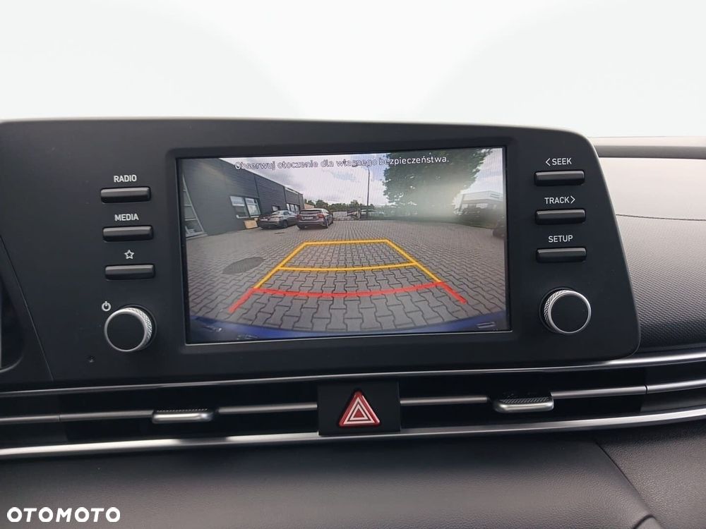 Hyundai Elantra - 16