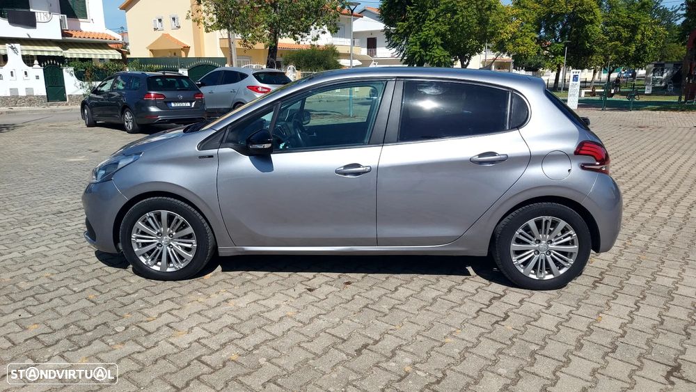 Peugeot 208 1.2 PureTech Signature - 33