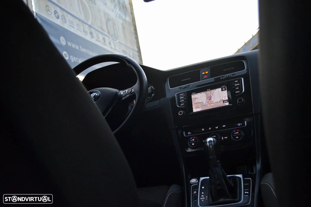 VW Golf Variant 1.6 TDi Highline DSG - 18