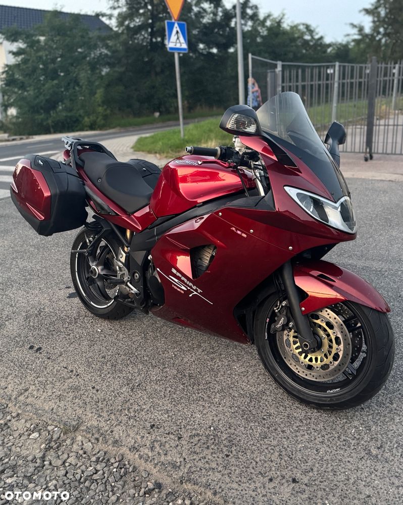 Triumph Sprint - 1