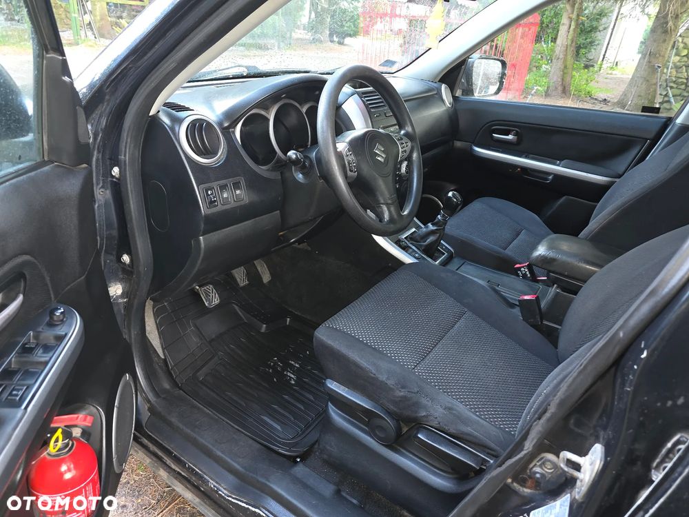 Suzuki Grand Vitara 2.0 Club - 7