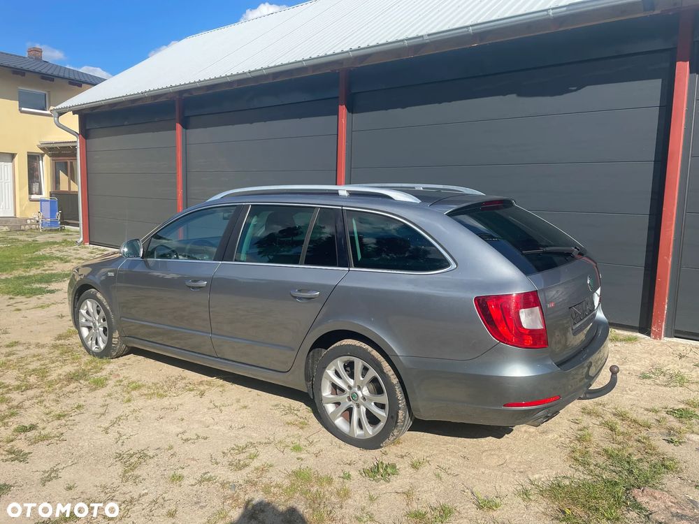 Skoda Superb 2.0 TDI Family DSG - 4