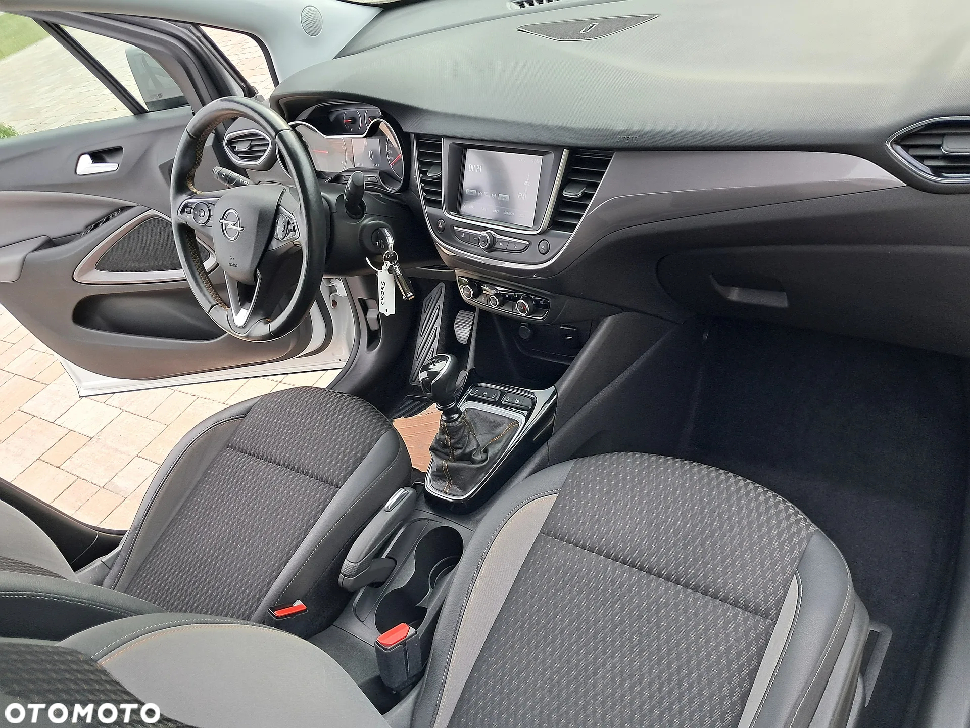 Opel Crossland X - 8