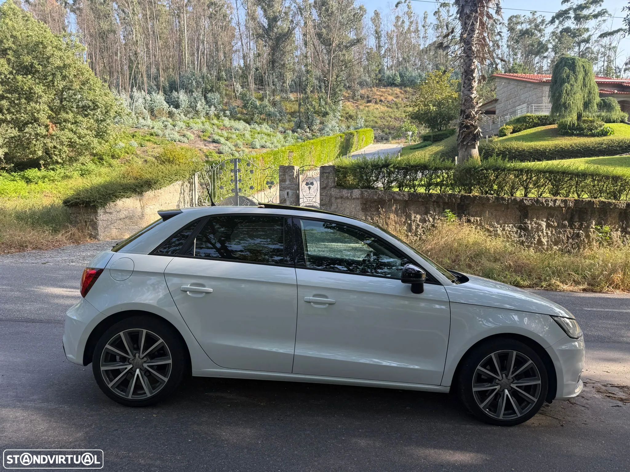 Audi A1 Sportback 1.6 TDI S line edition - 1