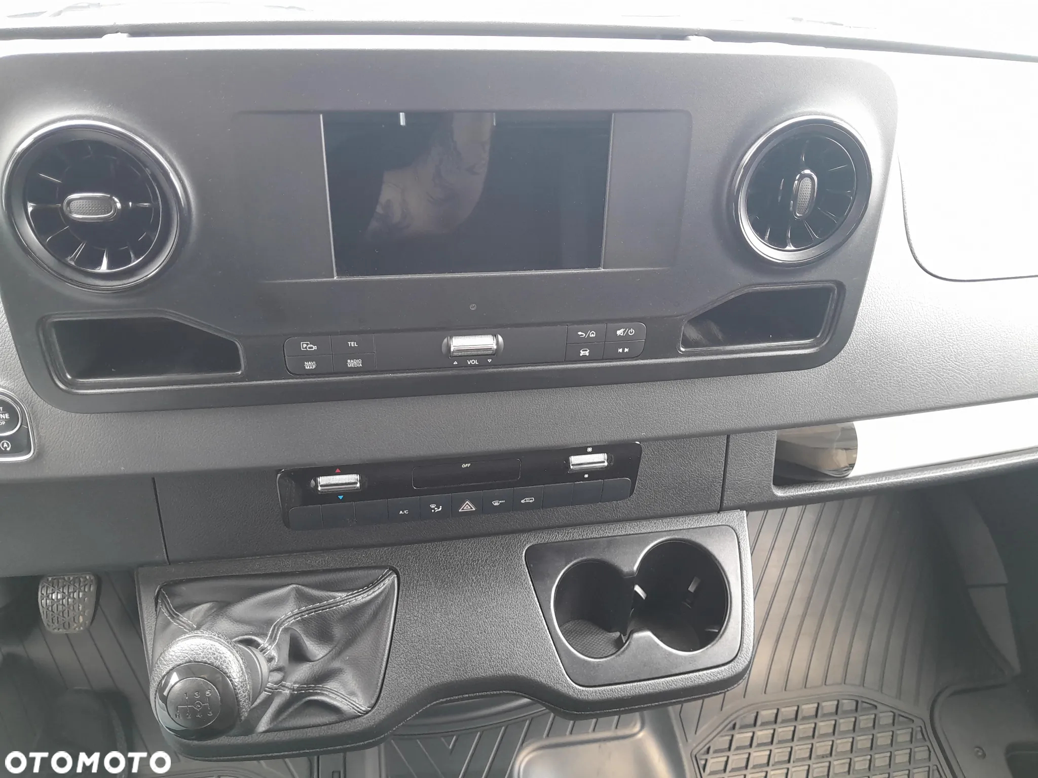 Mercedes-Benz Sprinter - 10