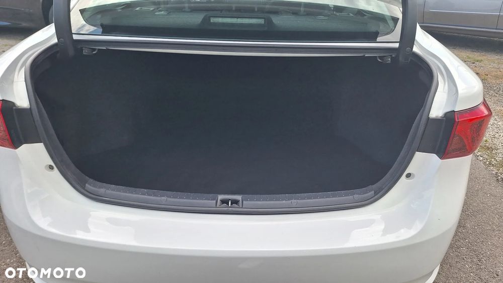 Toyota Avensis - 15