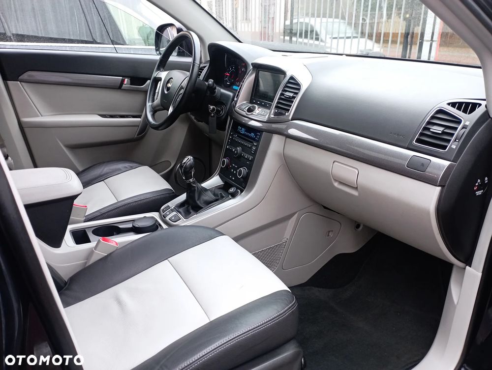 Chevrolet Captiva 2.2 d LTZ - 10