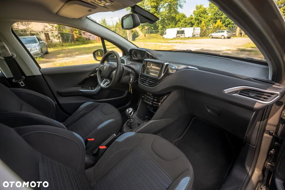 Peugeot 208 e-HDi 115 Stop&Start Allure - 20