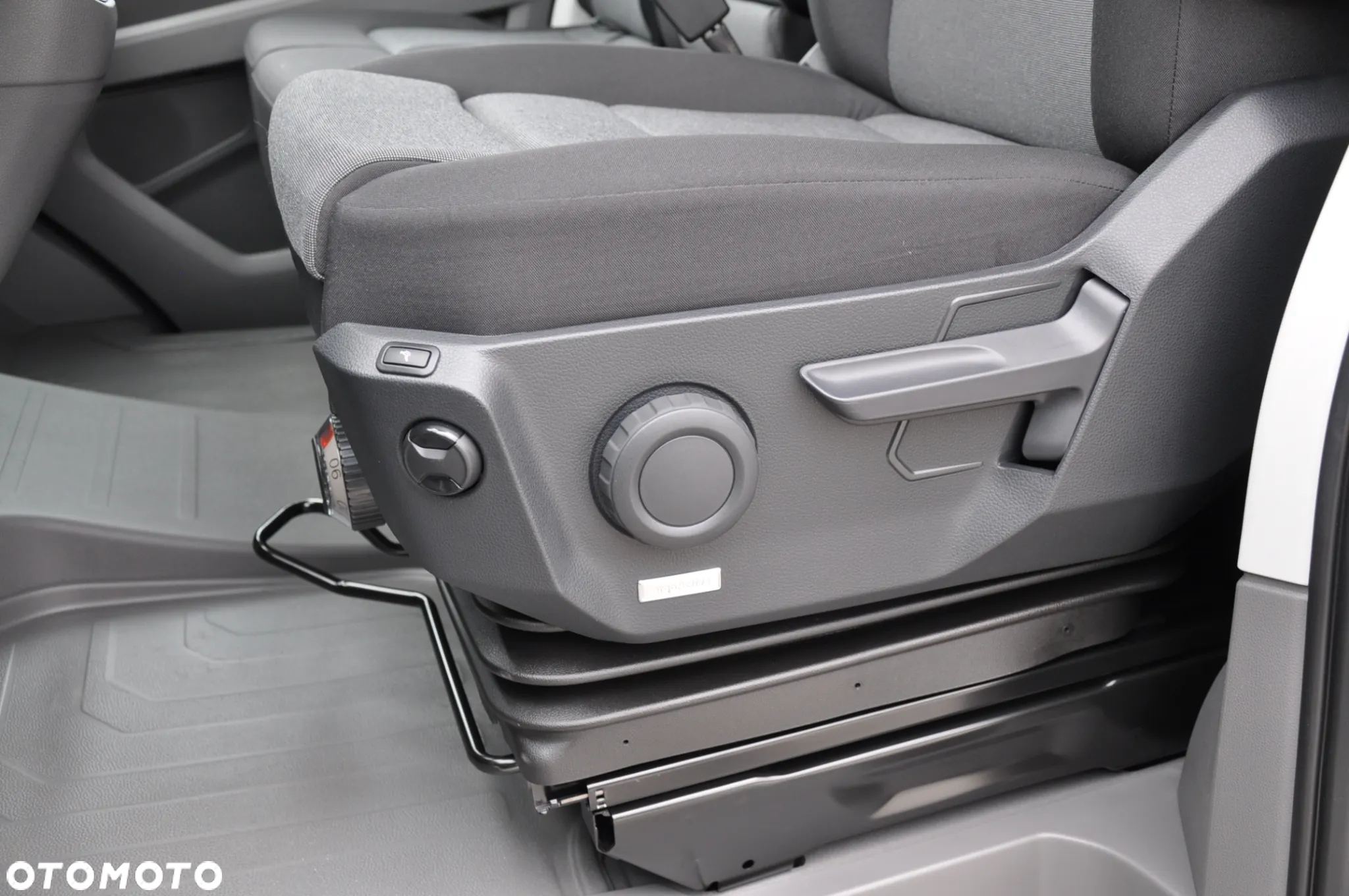 Volkswagen CRAFTER 2.0 TDI Furgon 4Motion AUTOMAT 8-G Na Gwarancji Bezwypadkowy I Właściciel Krajowy Mały Przebieg - 25