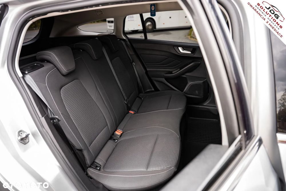 Ford Focus 1.0 EcoBoost Trend - 29