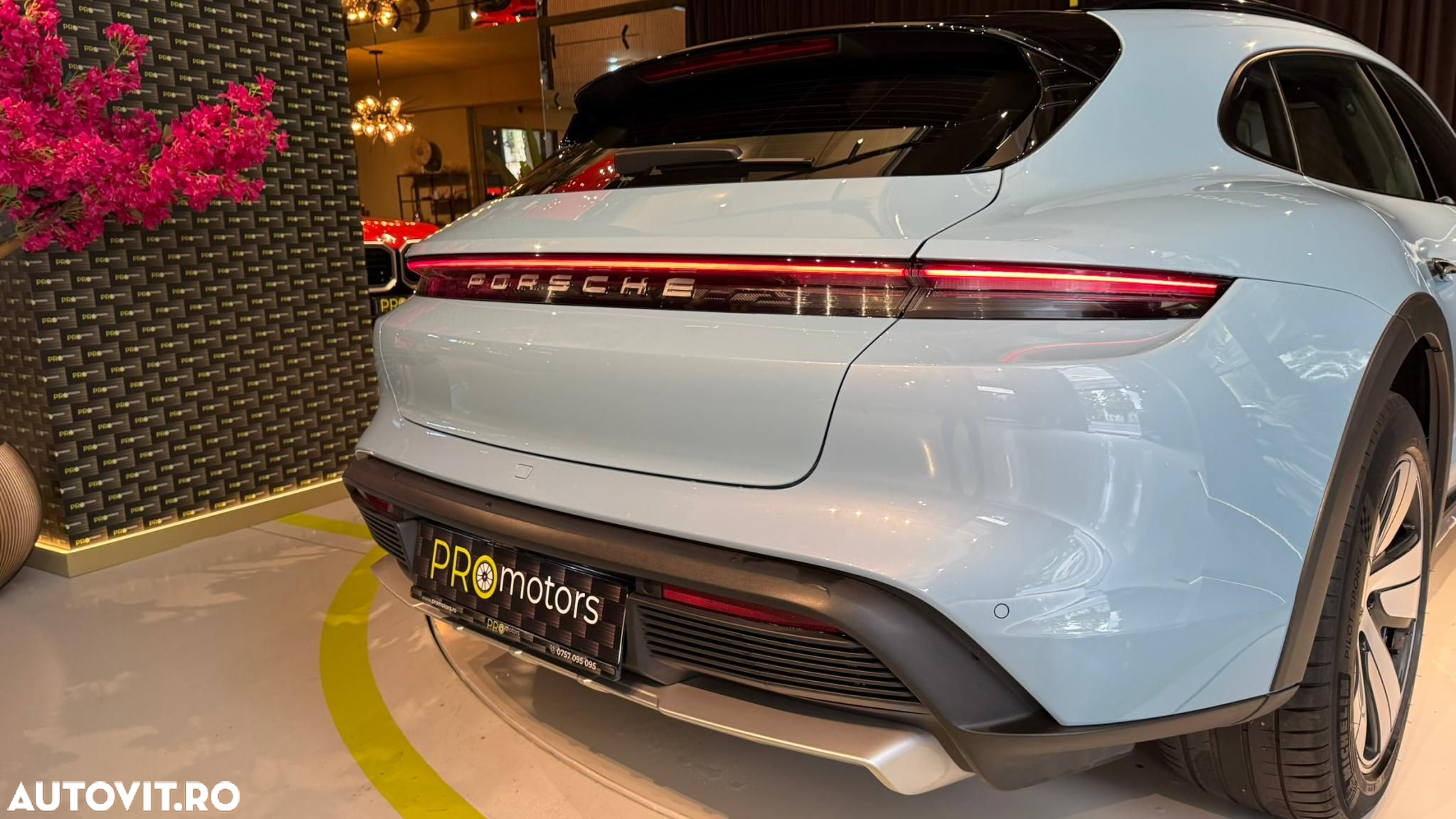 Porsche Taycan - 4