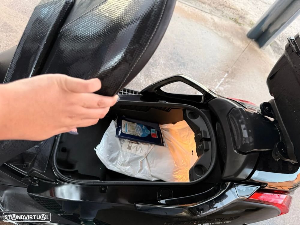 Peugeot Métropolis Black Edition - 8