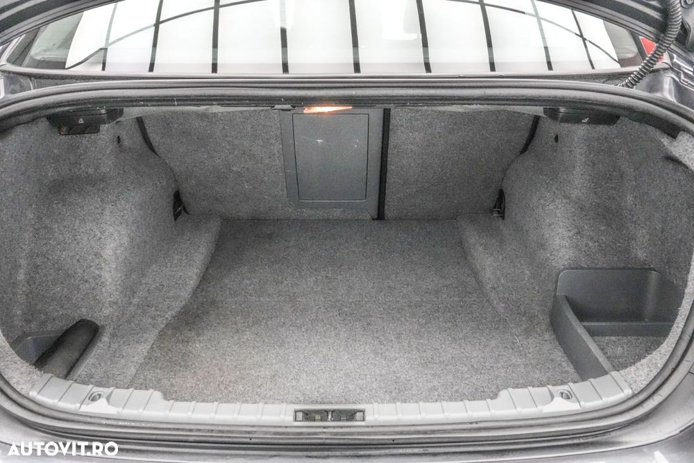 BMW Seria 3 318i - 19