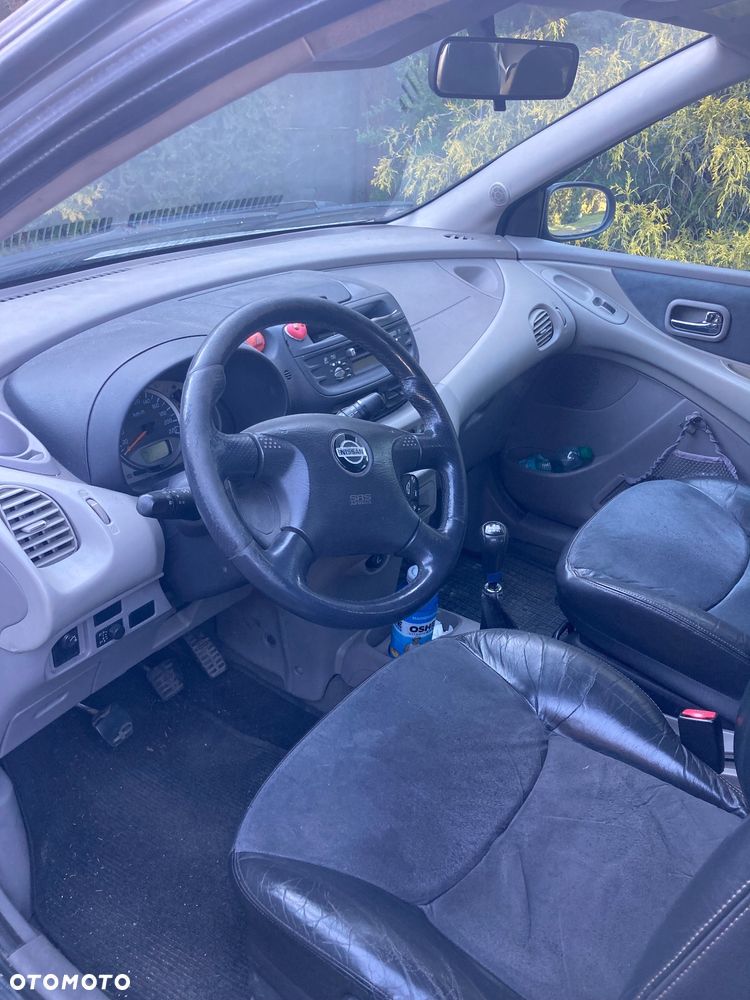 Nissan Almera Tino - 5