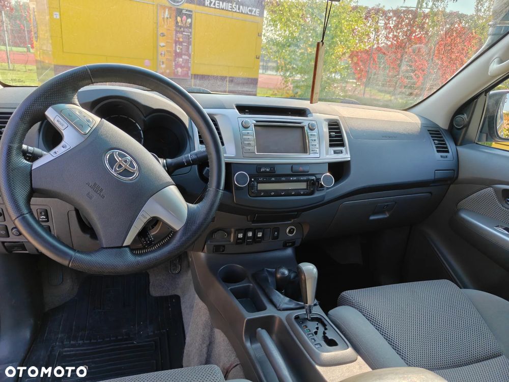 Toyota Hilux - 10