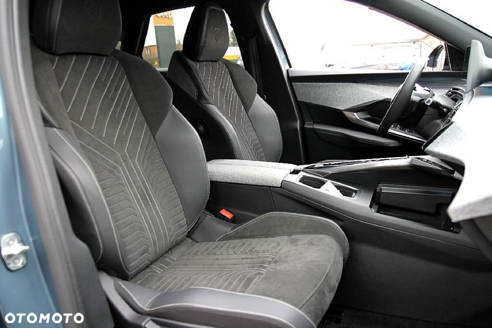 Peugeot 3008 1.2 PureTech mHEV GT S&S e-DCS6 - 32