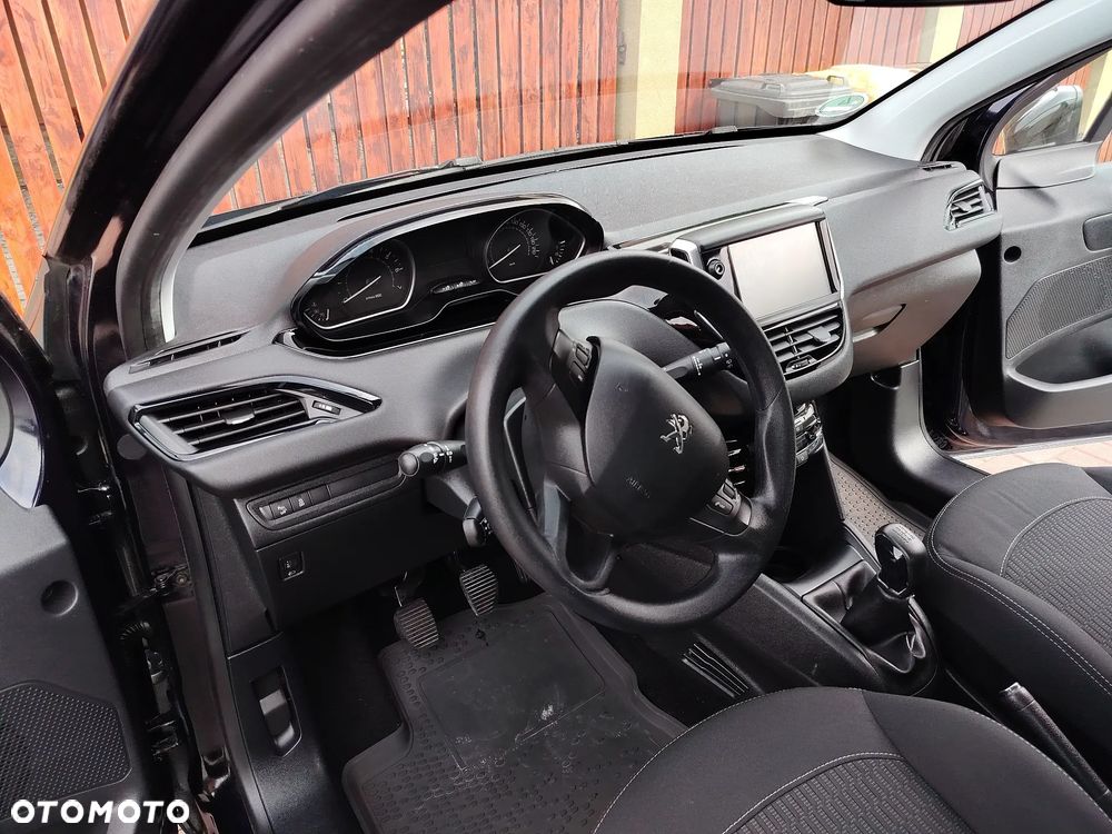 Peugeot 208 1.2 PureTech GPF Allure S&S - 11