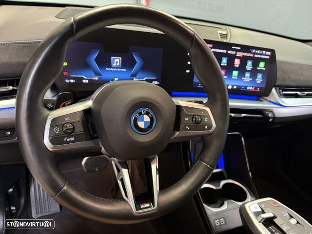 BMW iX2 eDrive20 Edição Desportiva M - 16