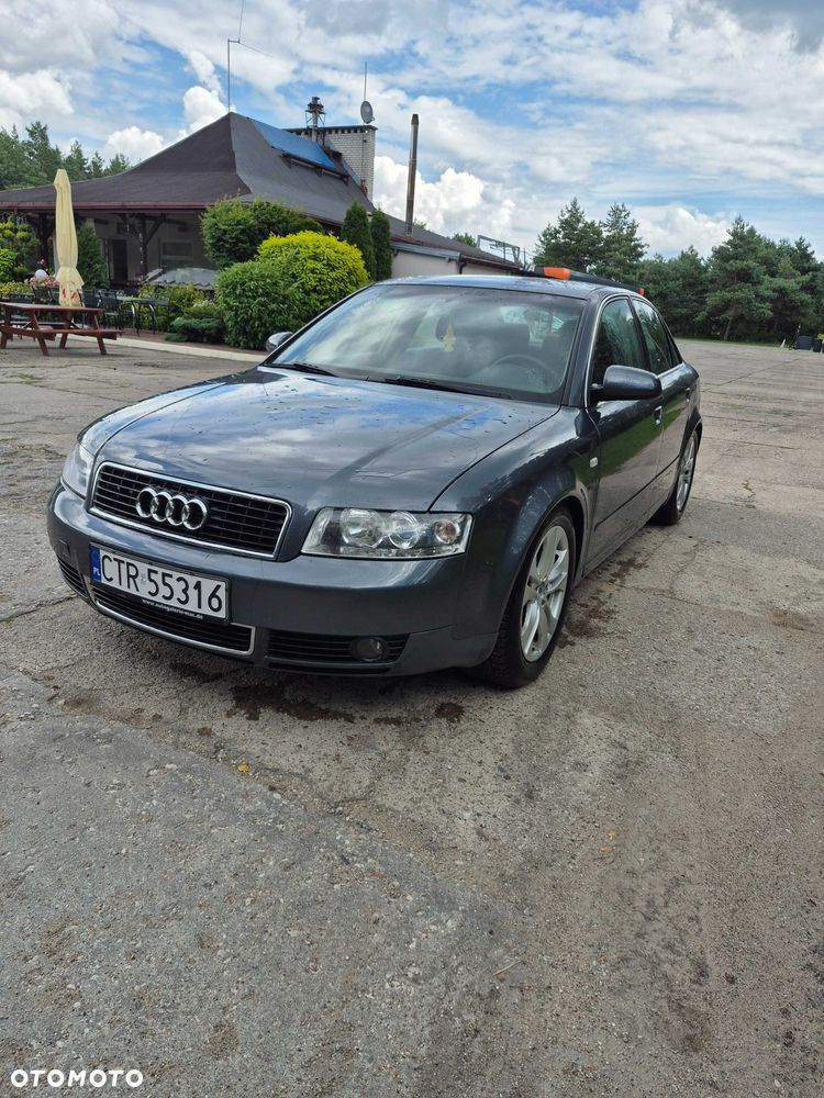 Audi A4 Limousine - 1