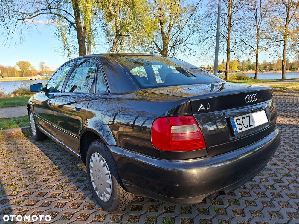 Audi A4 Limousine 1.6 - 3