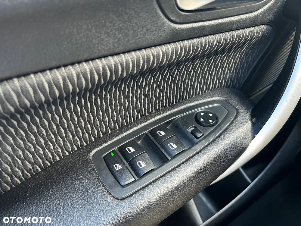 BMW Seria 1 116i - 16