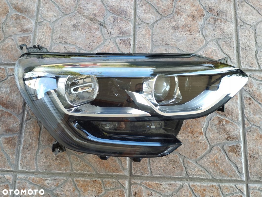 Lampa prawa LED Renault Megane IV 4 260108478R - 1