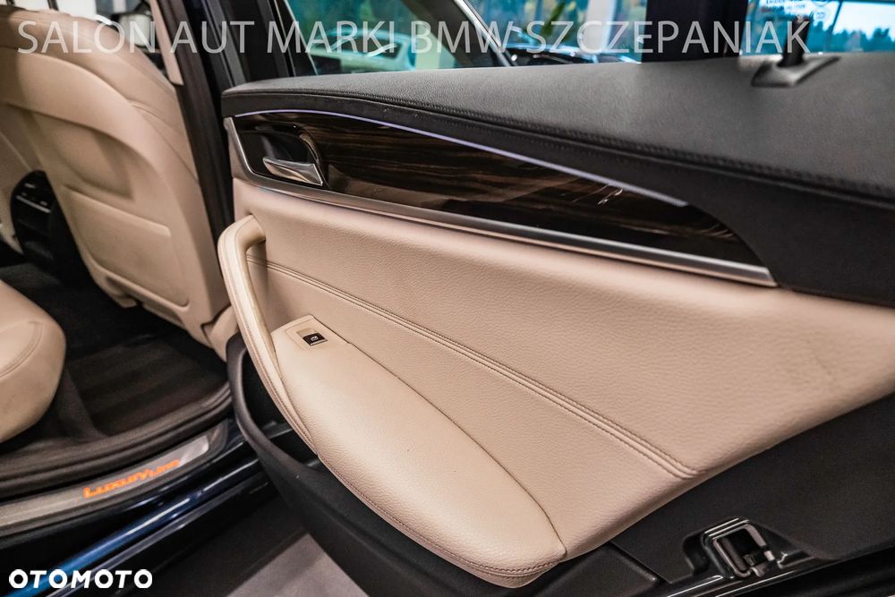 BMW Seria 5 520d xDrive Luxury Line - 29