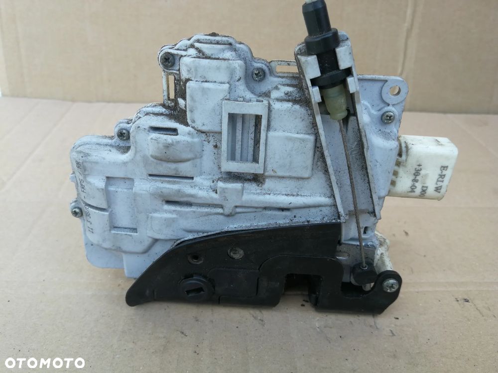 Audi A3 8P zamek drzwi lewy tył 4F0839015 8pin - 2